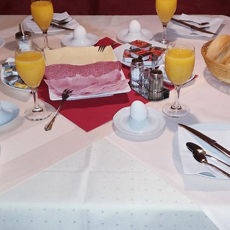 La Fontana Hotel Лангелсхайм Екстериор снимка