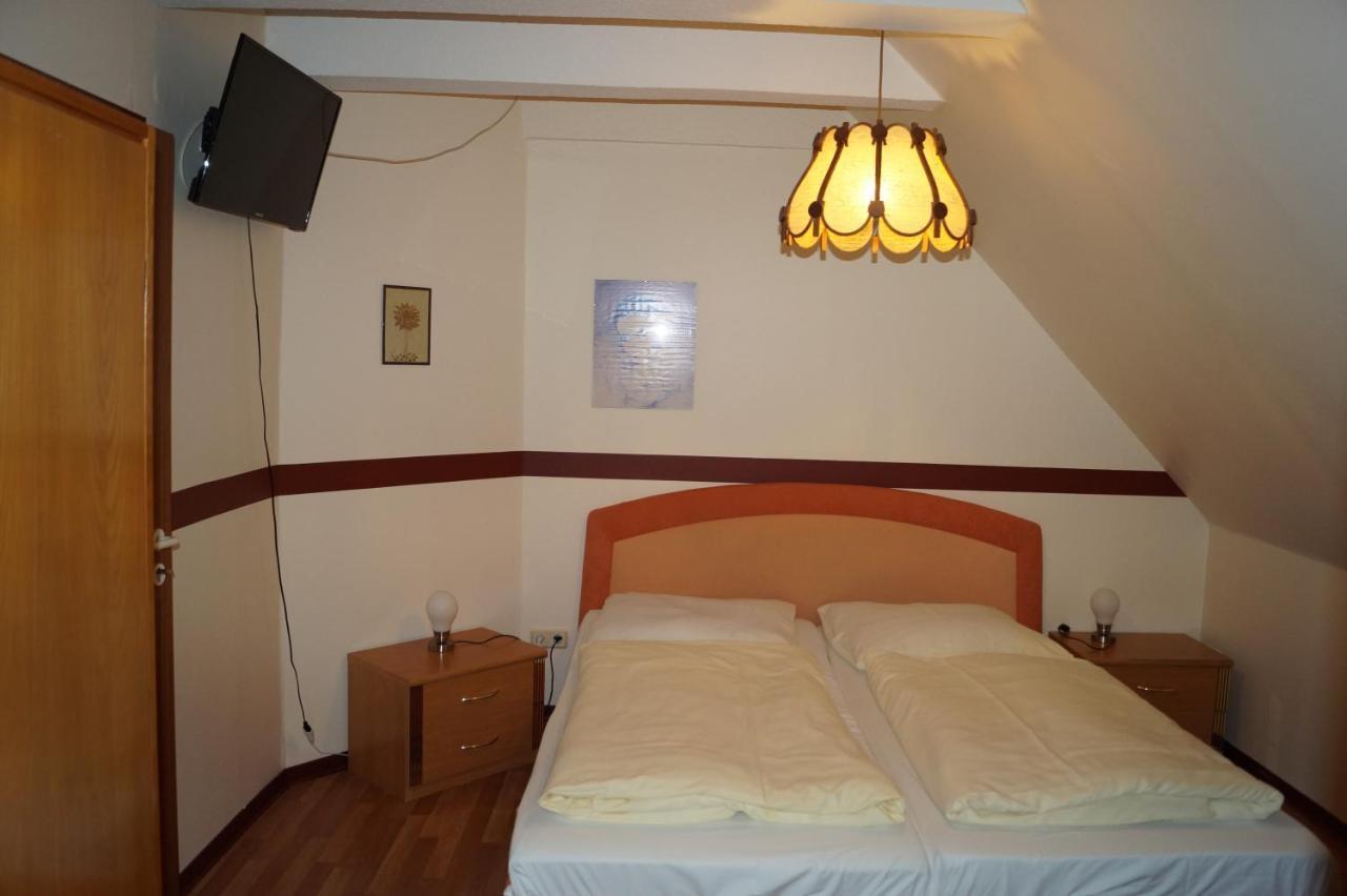 La Fontana Hotel Лангелсхайм Екстериор снимка